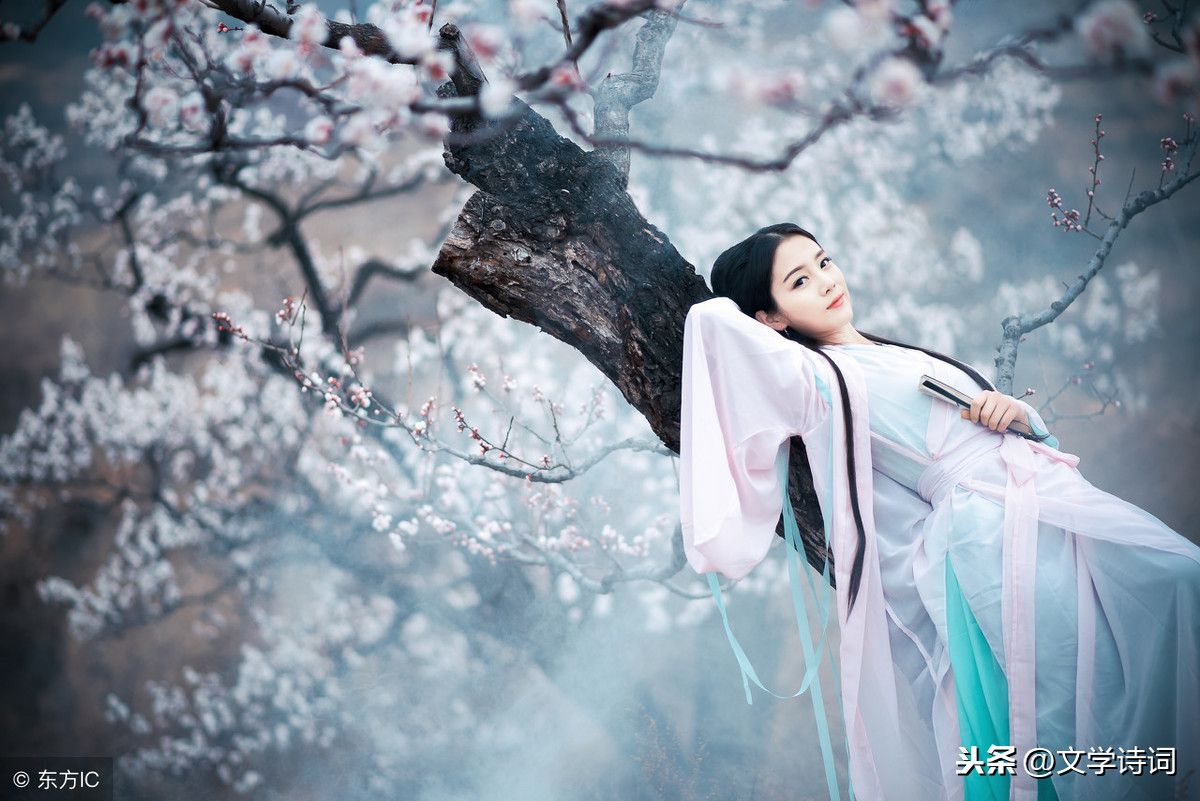 “待我长发及腰”下一句，你知道吗？太美了