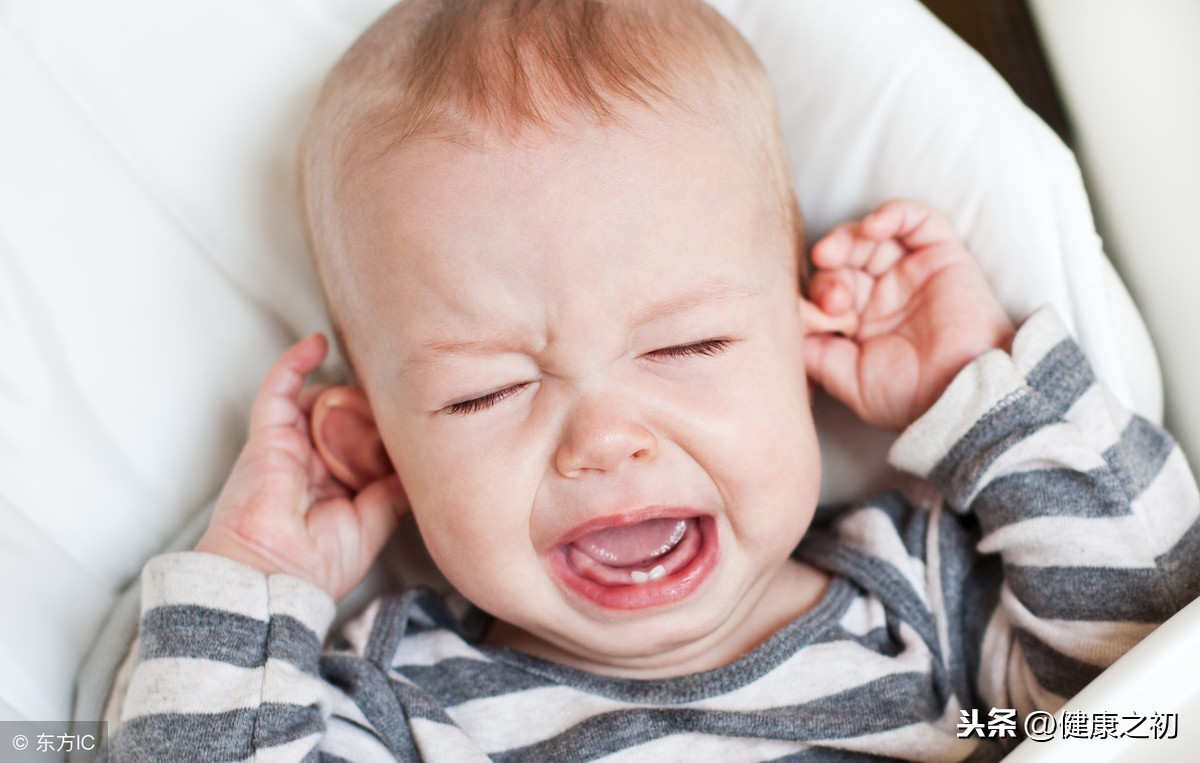 宝宝发热、抓耳、哭闹，竟是因呼吸道里的细菌，“跑”到了耳朵里