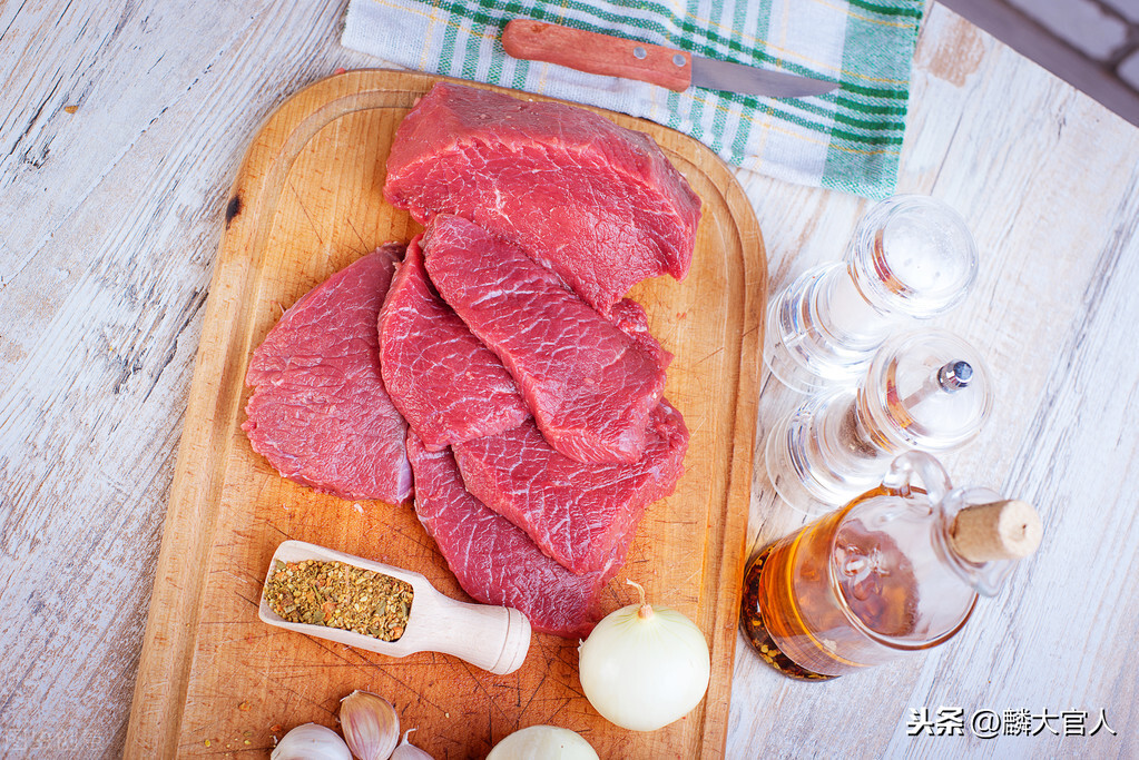 牛肉怎么切法横切还是竖切，牛肉如何腌制？