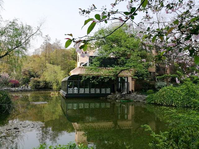 上海人民公园好玩吗(上海市中心的人民公园风景优美，不足之处游客稀少)