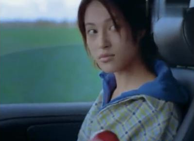 你的背包粤语版叫什么(1998年香港最经典的MV，黎明和一个混血女孩主演，讲了什么故事？)