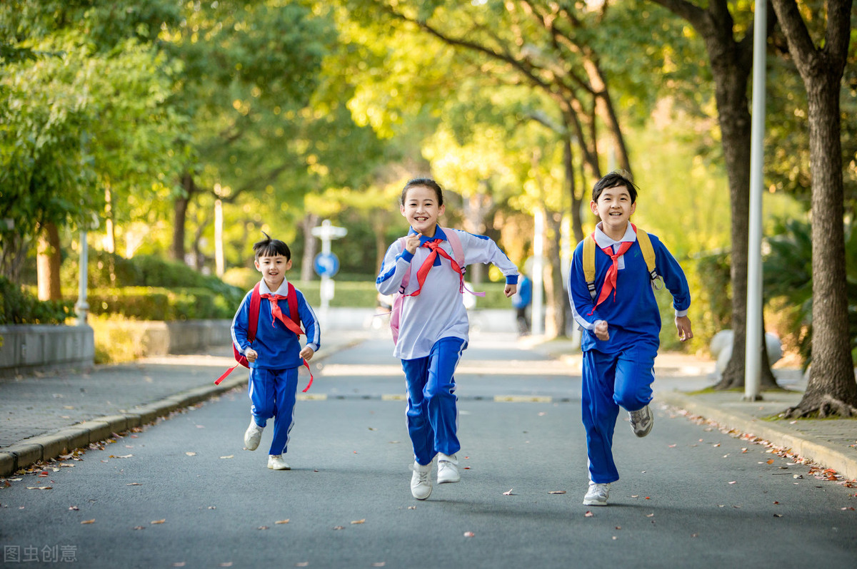 孩子厭學死活不去學校孩子突然不肯上學