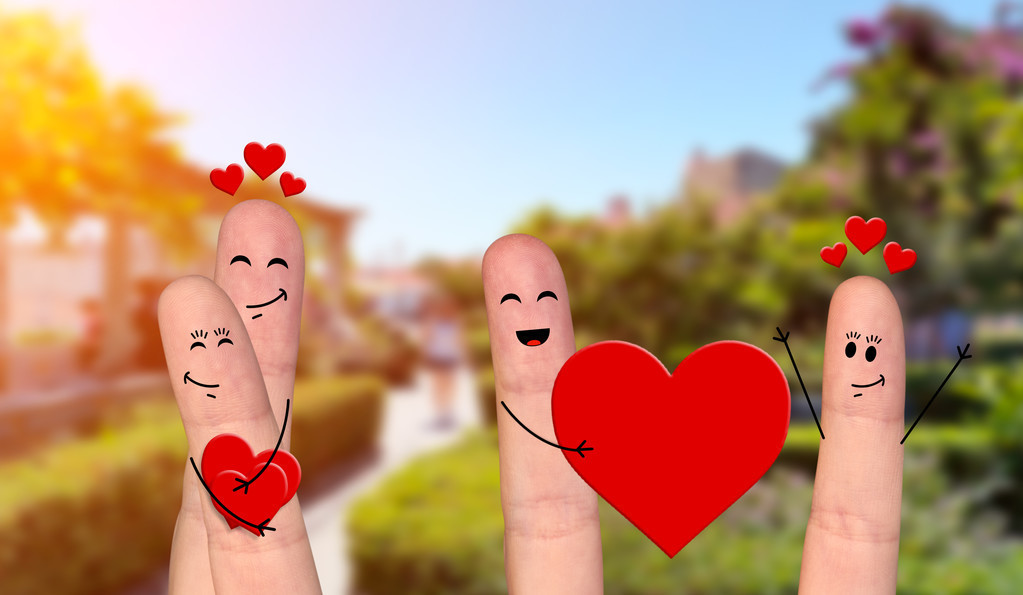 夫妻感情故事的三个矛盾点应该是“爱”。