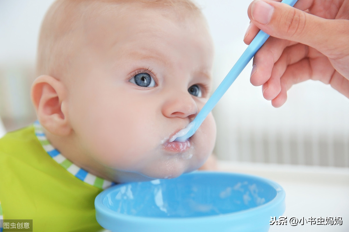 宝宝添加辅食最适宜是几个月？儿科医生：别早于这个月，影响发育