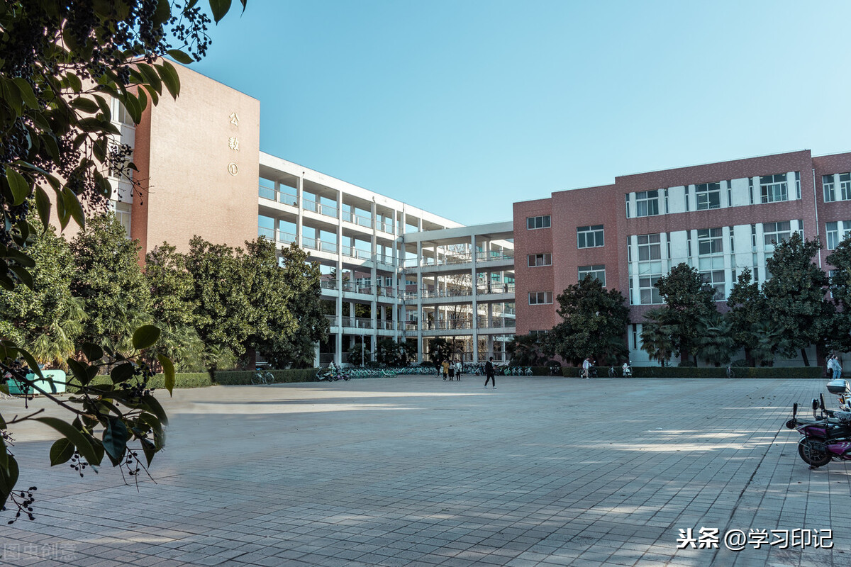 师范类大学排名，三大巨头表现强势，首都师范大学排名亮眼