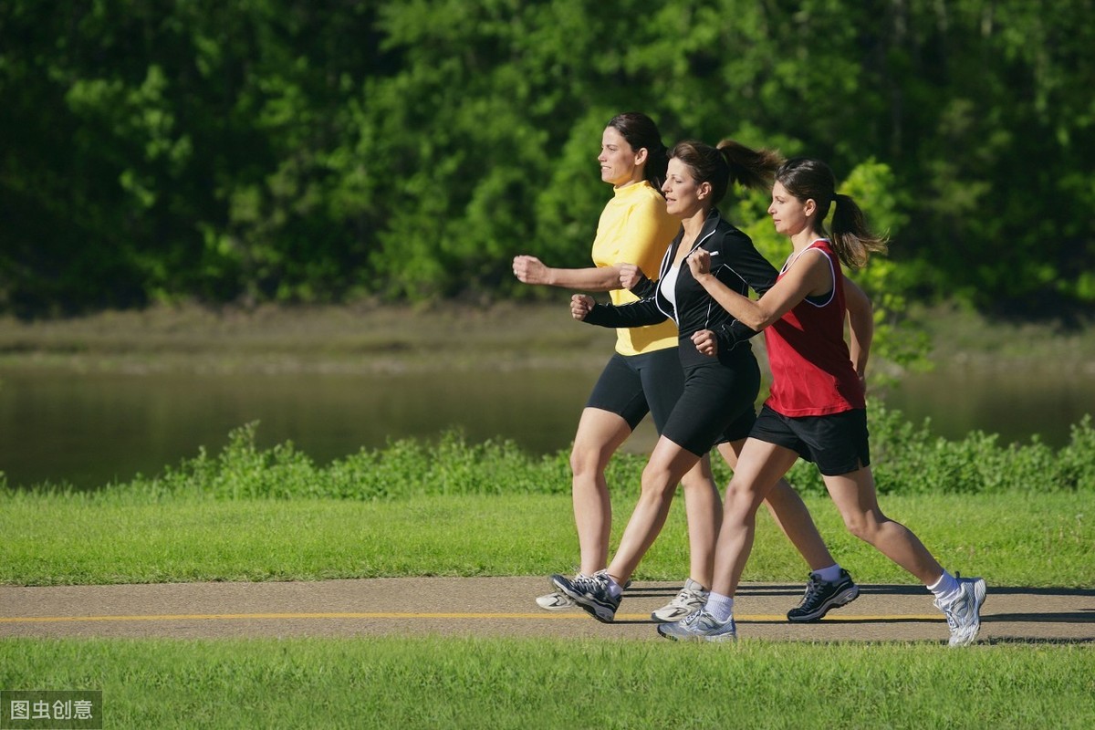 健身圈中公認最輕松的減肥方法，不是跑步，而是快走！