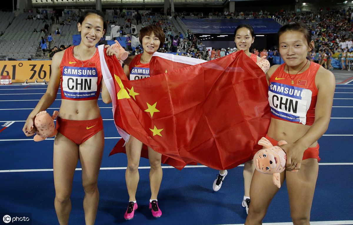 中国女子接力夺冠新闻（43秒14！中国女子接力队夺冠，超越牙买加的43秒23成世界最好成绩）