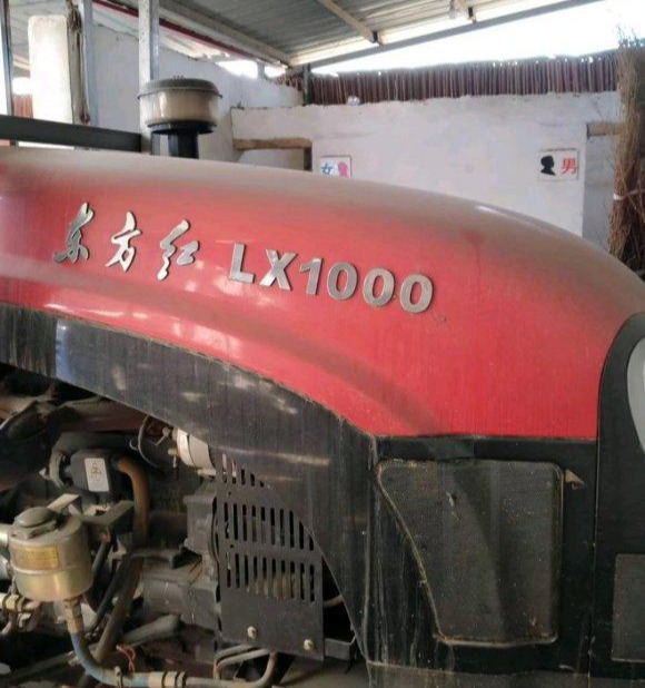 東方紅的二手1000拖拉機(jī)，帶2套機(jī)具賣35000，貴不貴？