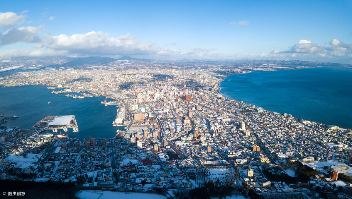 在北海道，冬天不仅能看到雪，而且四季都像画一样美丽。