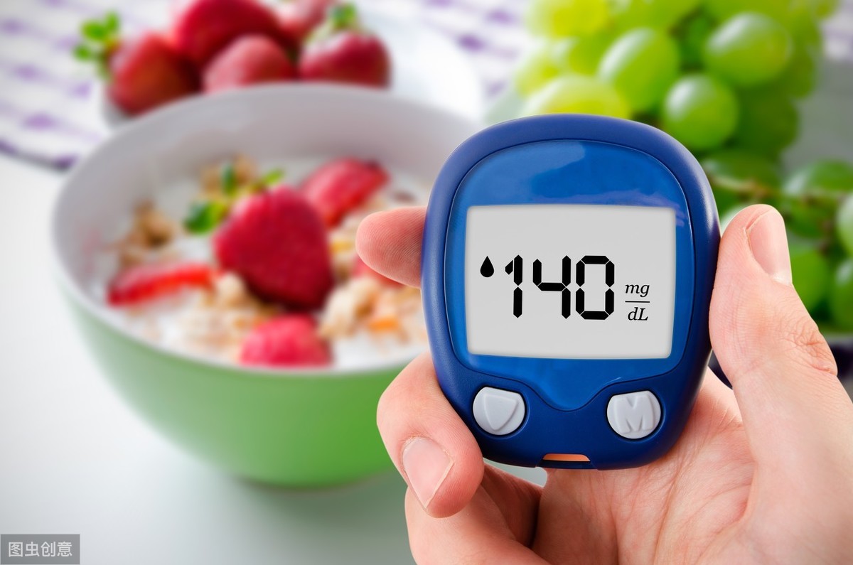 低血糖吃什么食物最补得快（低血糖可能导致昏厥，这4个饮食方法，让你远离低血糖） | 说明书网