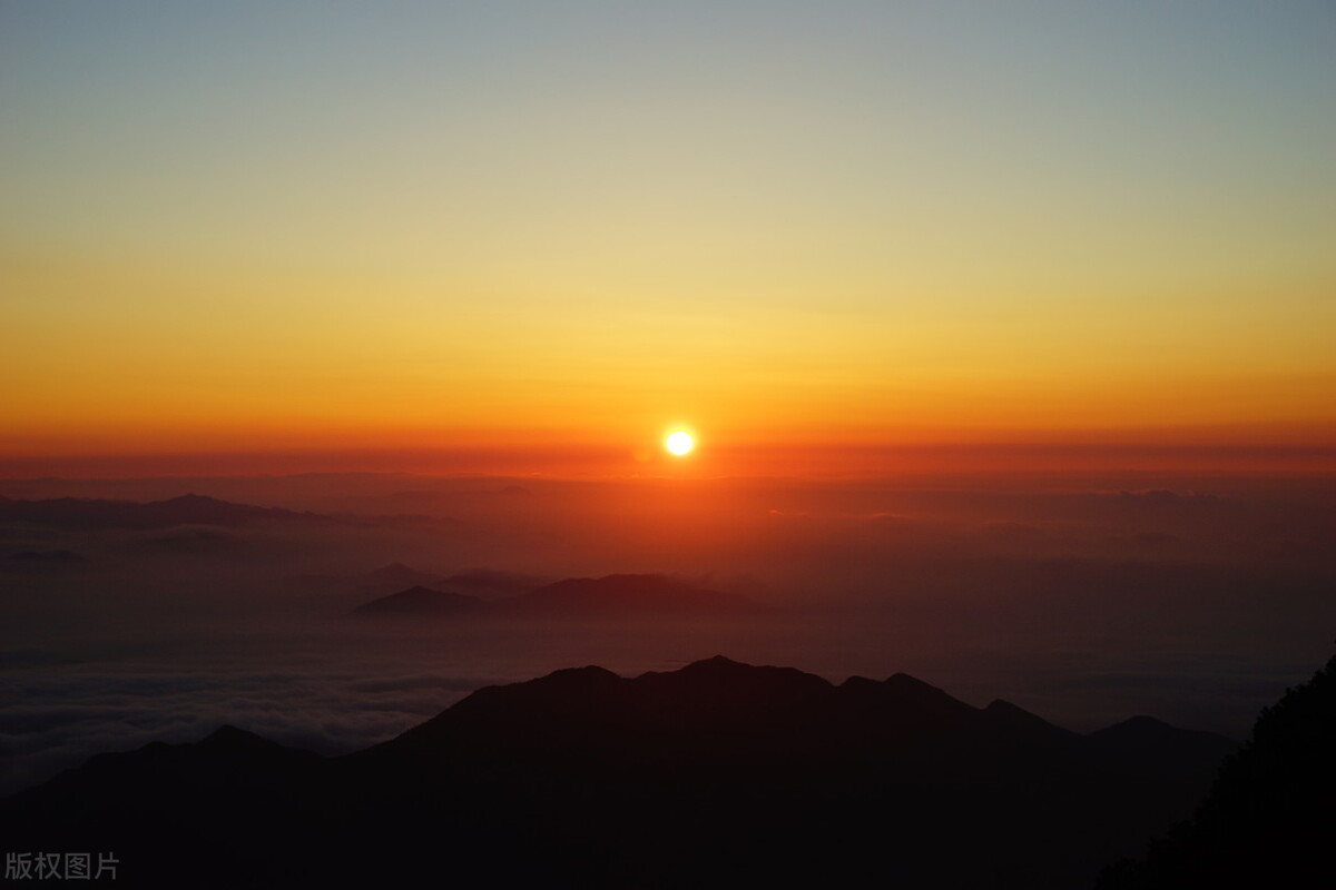 每年爬泰山死多少人（每年爬泰山死多少人华山）-第1张图片-昕阳网