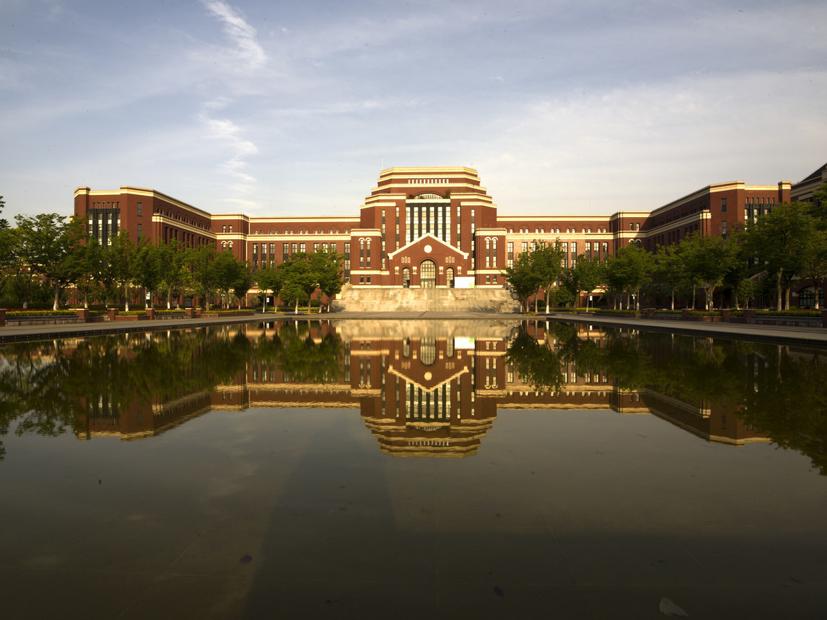 上海临港大学城图片