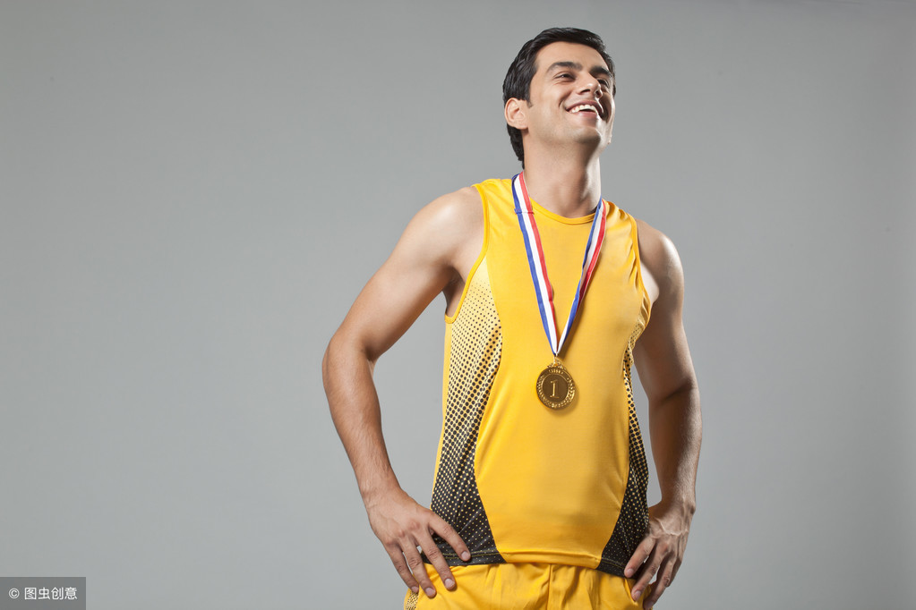 为什么运动员在获得金牌后都会咬一下？还怕发的是假金牌不成？