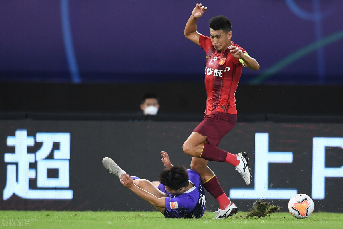 中超战报-河北2-0天津泰达(半场战报：泰达0-0河北，马尔康推射被扑，刘若钒屡造险)