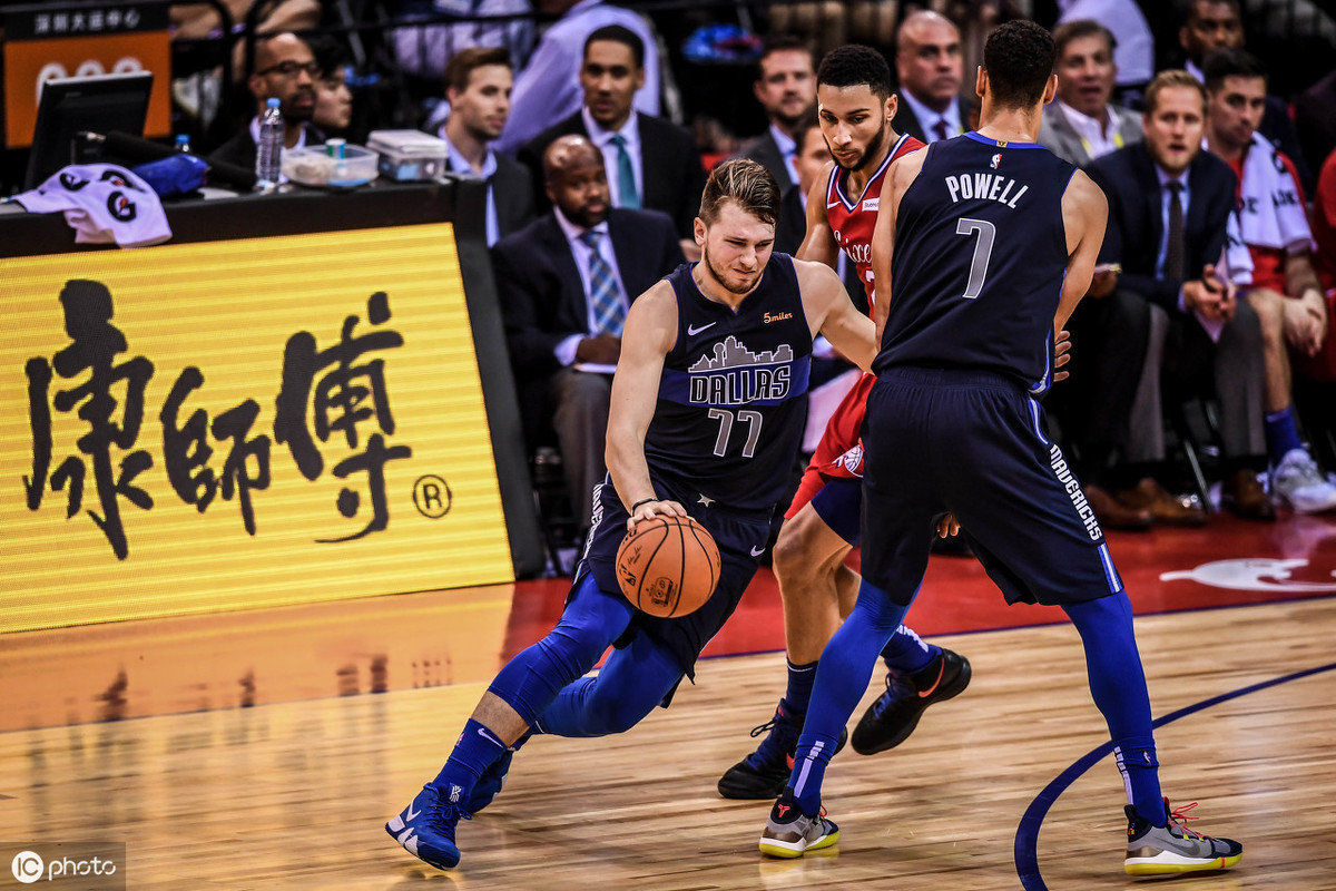 为什么nba在下坡路(论nba发展现状，从铁血防守到四大分卫的落幕，nba为什么乐趣少了)