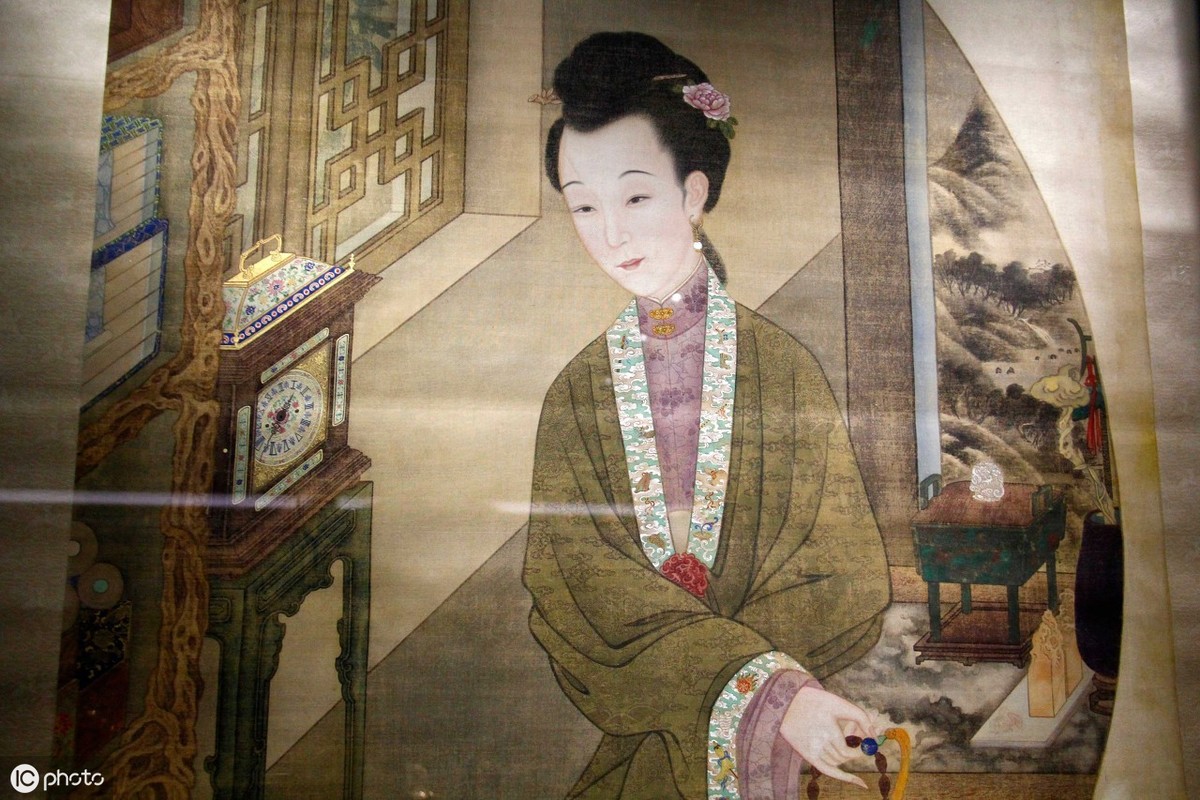 唐朝诗人崔颢的这首乐府诗，写尽寂寞汉宫妃子对皇帝的无限思念
