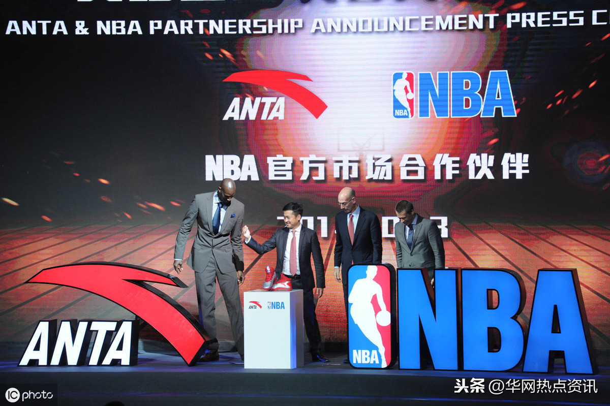 nba总裁为什么叫萧华(NBA总裁萧华抵达上海？萧华个人资料？姚明态度？姚明非常生气？)