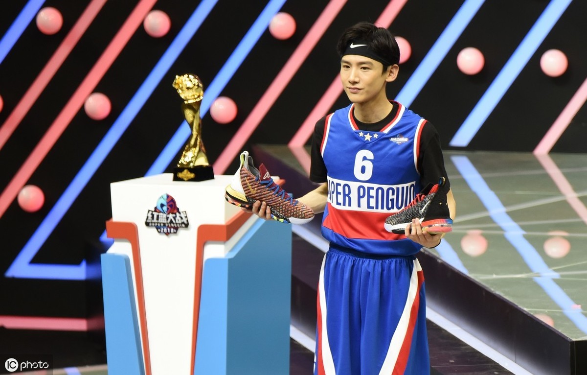 白敬亭为什么不参加nba(白敬亭声明退出NBA中国赛，在热爱与祖国面前，我选择祖国)