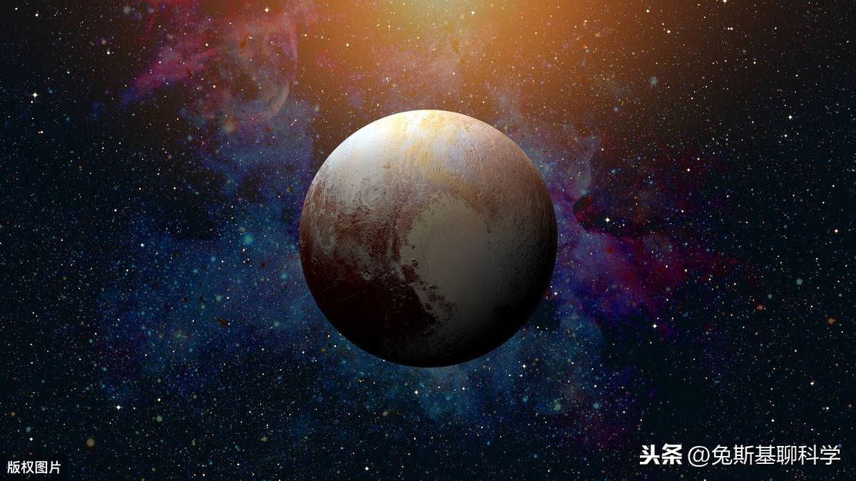 冥王星有多大?面积不如俄罗斯大,和太阳系的行星卫星比能排第几