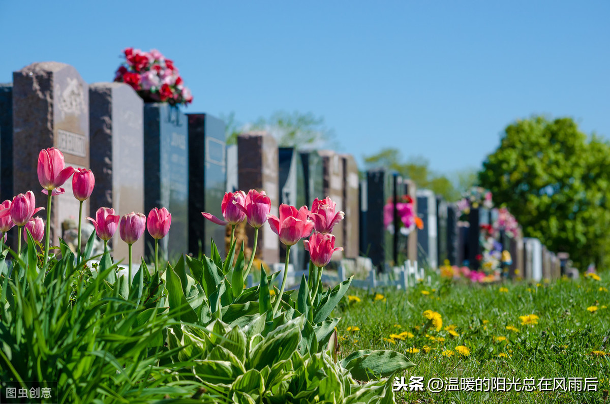 农村墓地3大富贵风水格局：墓地靠山在水外必出贵人