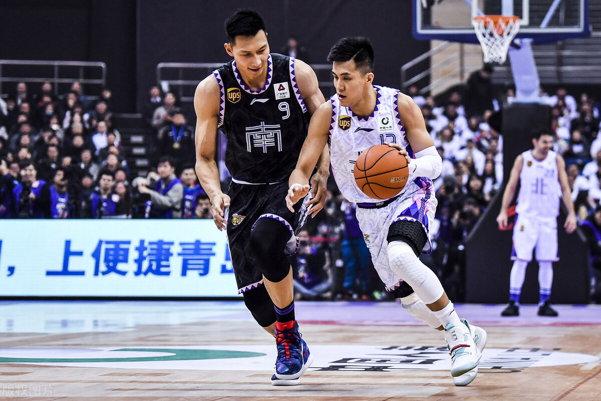 为什么cba会有人看(CBA远比不上NBA，咋还有这么多人关注？资深球迷告诉你真相)