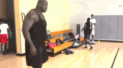 nba哪些球员不会胯下(别小瞧NBA球员的基本功！小乔丹胯下运球PK保罗，西蒙斯三分9连中)