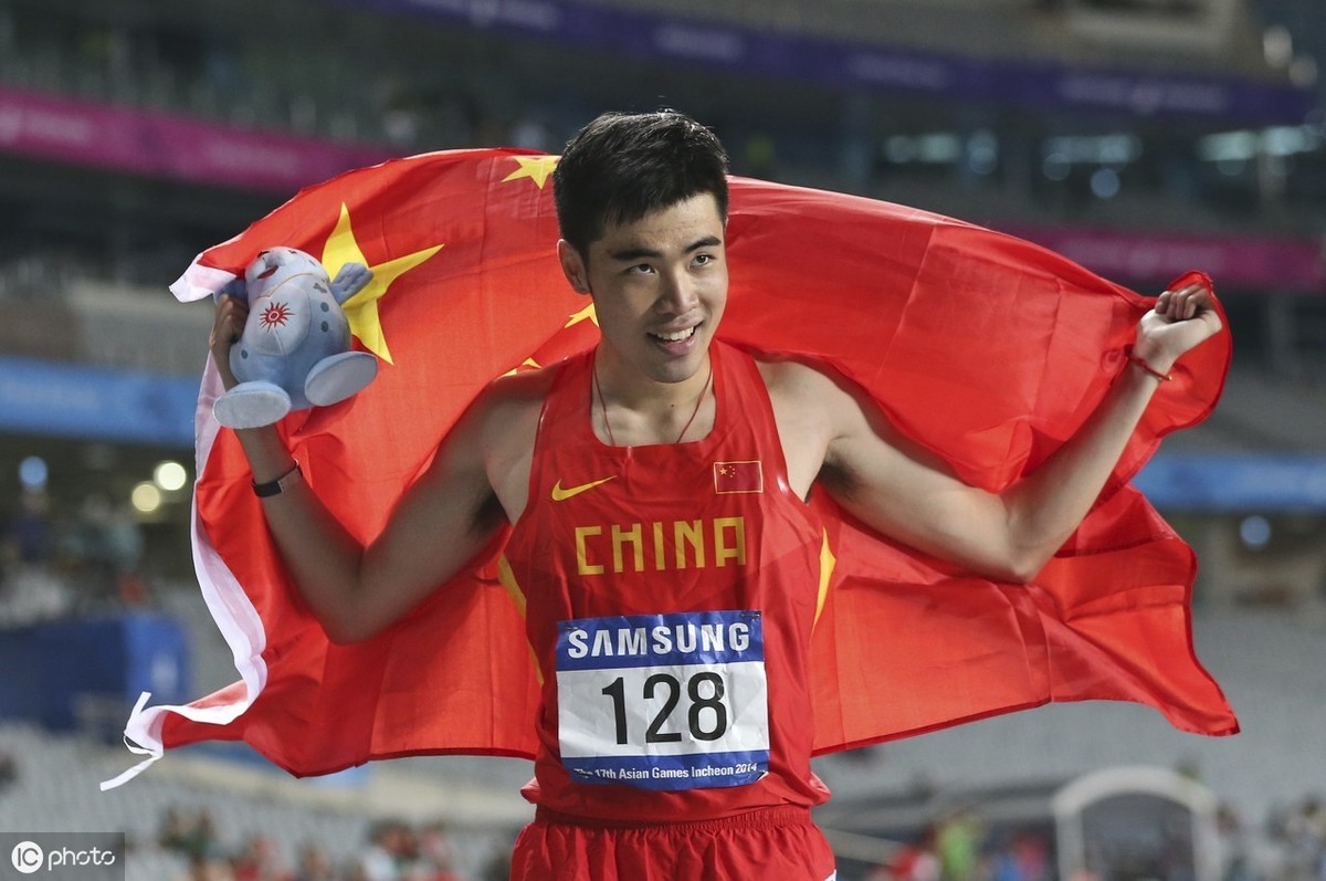 谢文骏110米栏最好成绩(13秒21！谢文骏夺得亚锦赛110米栏冠军，他排名本赛季世界第一)
