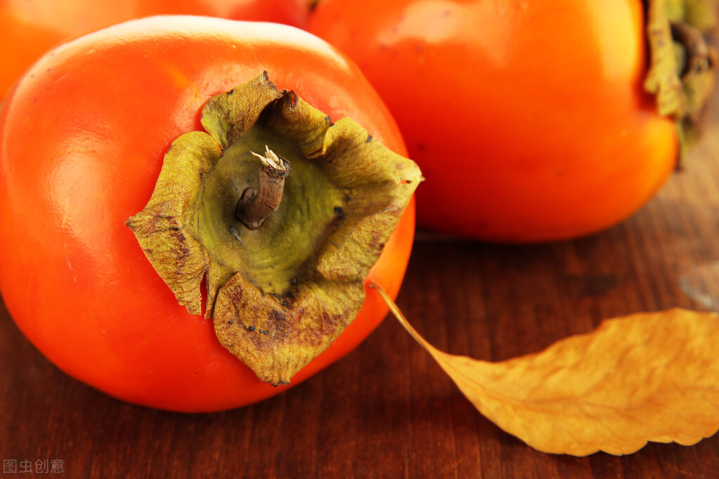 吃過的柿子留下的柿蒂也是一味中藥，打嗝就選它