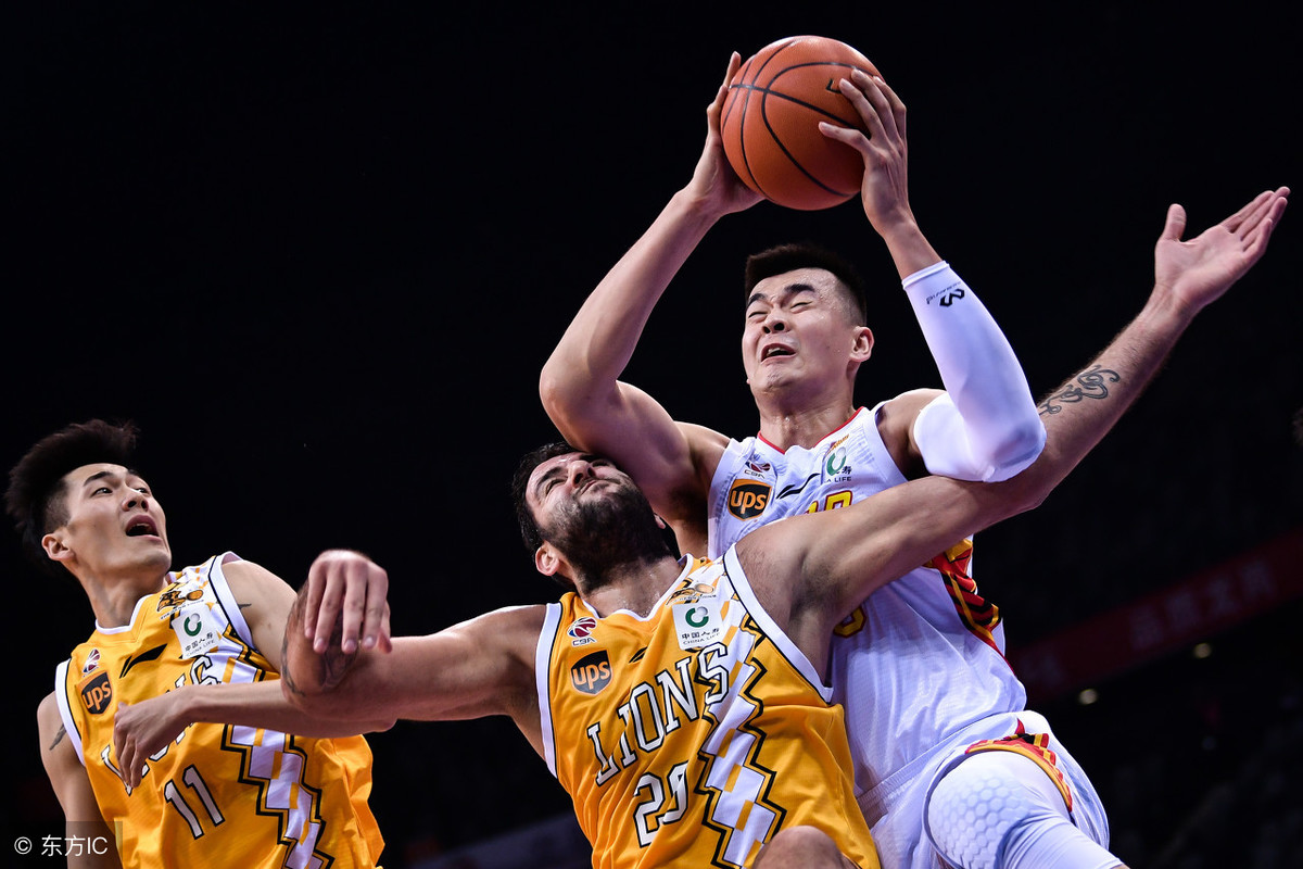 cba刘晓宇直播（CBA正在直播，北京首钢VS深圳男篮，翟晓川刘晓宇联袂首发出战）