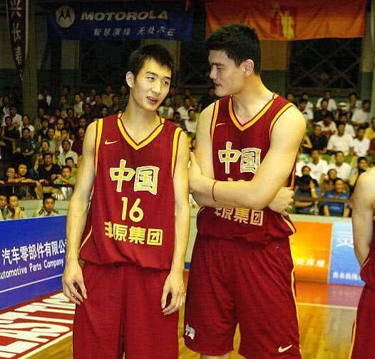 03届选秀还有一名中国球员！为何他没去NBA，后来只打次级联赛？
