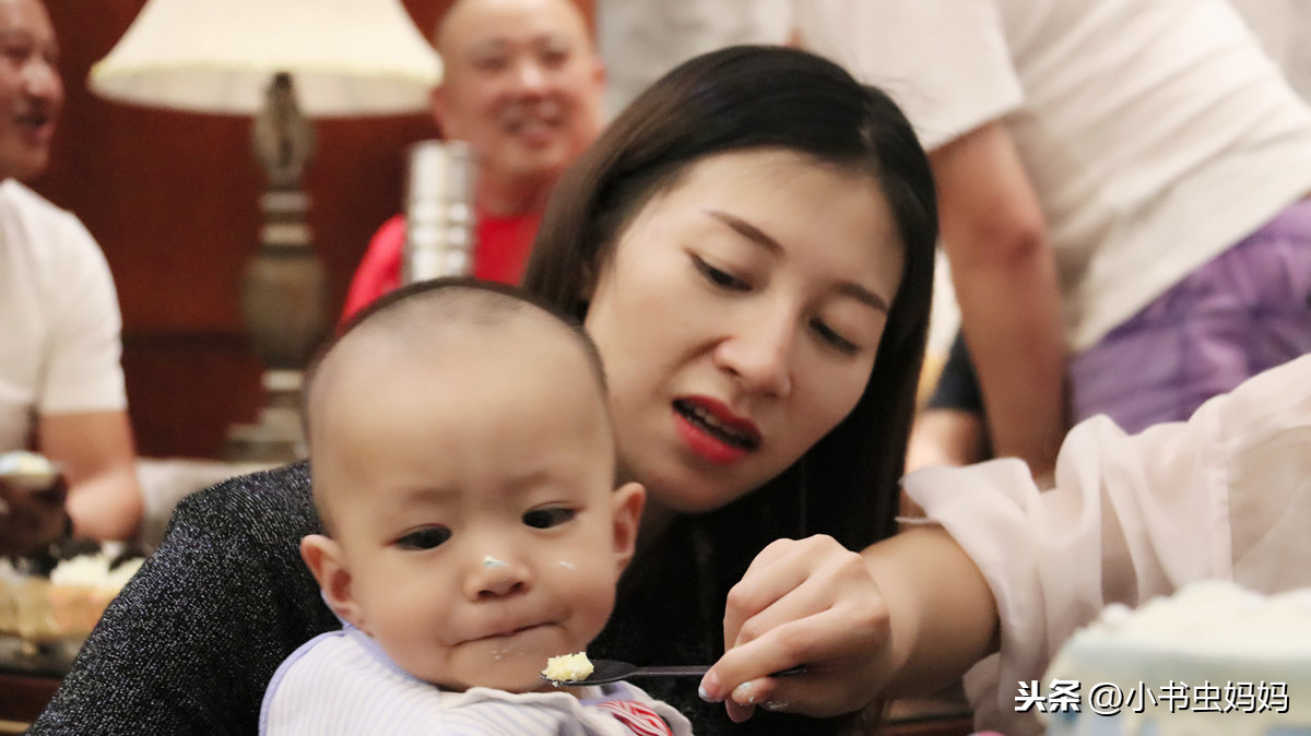 一天中哪个时间段喂辅食最好？不同喂养方式的宝宝，时间不一样