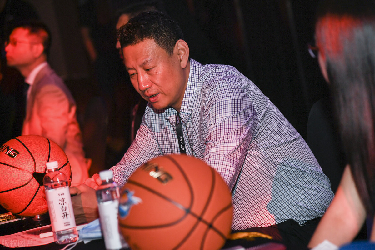 为什么nba没有青训梯队（CBA选秀更像一场秀，照搬NBA模式不可取，多队弃权成笑话）