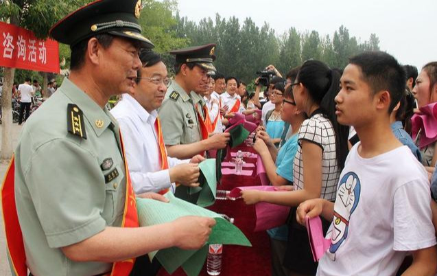 大学生当兵和“挂科”有关吗？