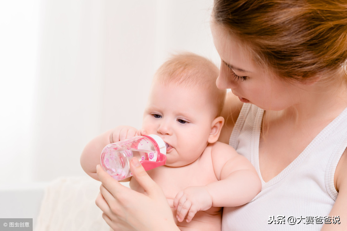 刚出生婴儿该怎么护理？到底关注哪几条，新父母别慌，专家告诉你