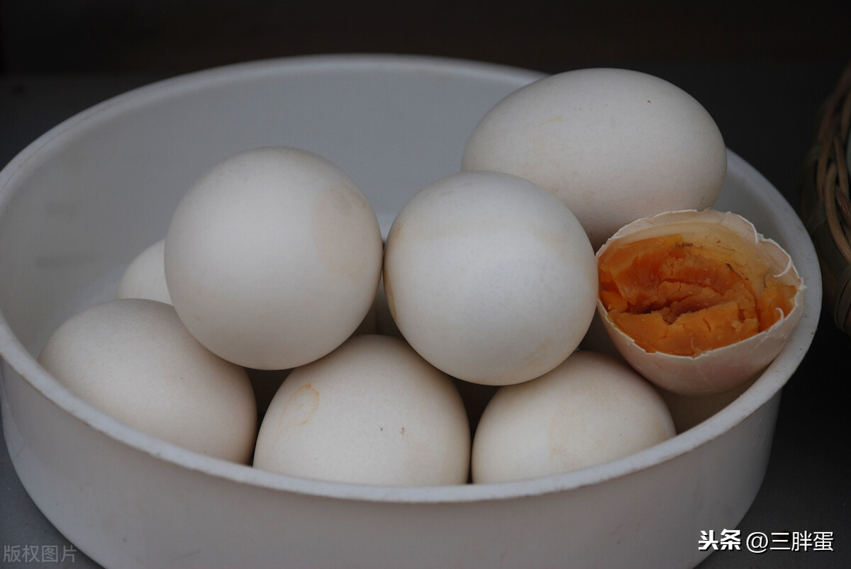 鹅蛋的腌制方法与步骤（分享腌制鹅蛋的三种方式）