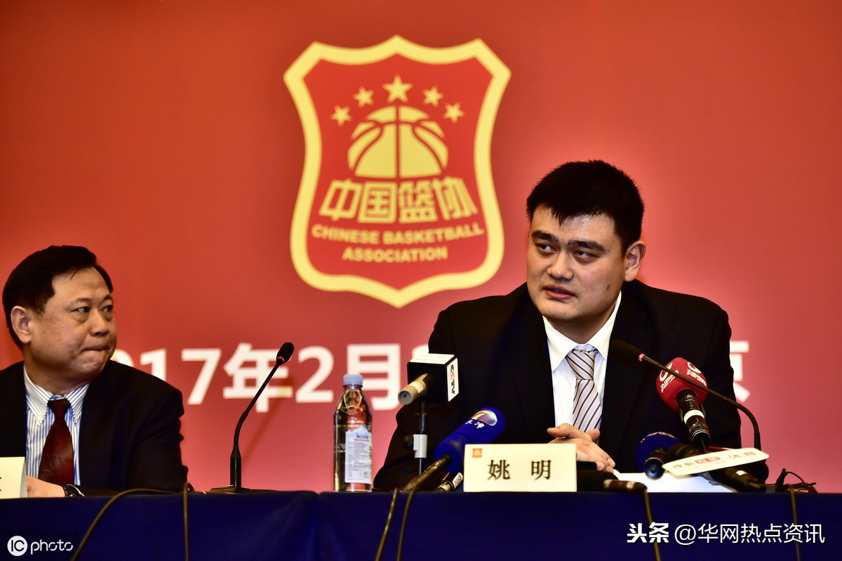 nba总裁为什么叫萧华(NBA总裁萧华抵达上海？萧华个人资料？姚明态度？姚明非常生气？)