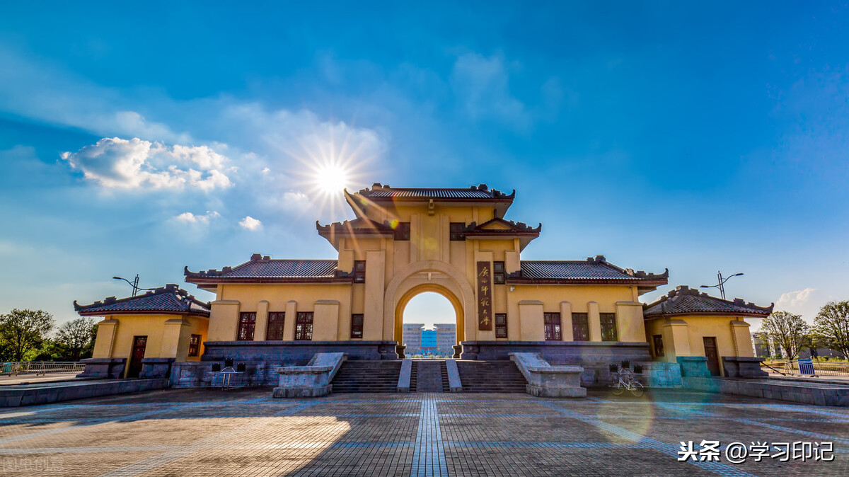 师范类大学排名，三大巨头表现强势，首都师范大学排名亮眼