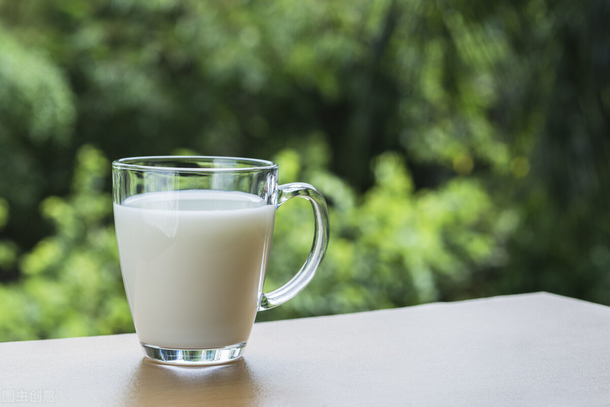牛奶怎么加热最好？能不能煮沸牛奶？牢记这2点，轻松热好营养奶
