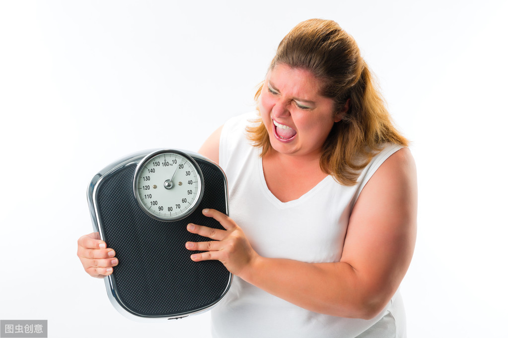 女生體重超100斤就是胖嗎？一份體重參照表，看你是不是胖子