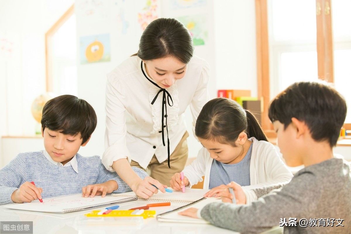 一名小学教师在绝望中的绝地反击，用教育者的勤勉实现人生逆袭