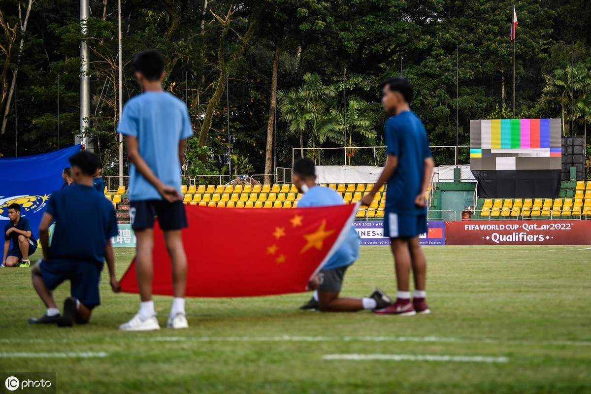 世界杯预选赛菲律宾主场(反客为主！世预赛菲律宾主场广告板全被中国品牌承包)