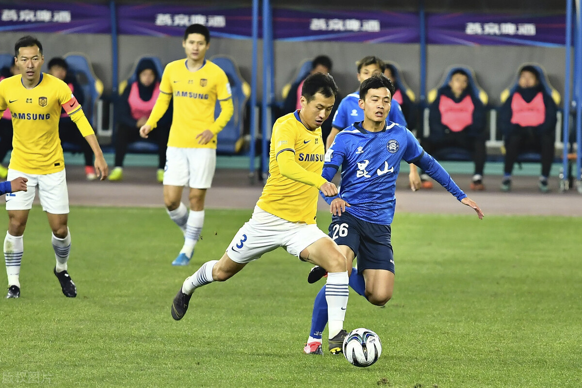 足协杯昆山FCvs江苏苏宁前瞻(江苏德比吴曦张凌峰建功！苏宁2-0昆山进4强，半决赛对垒泰达)