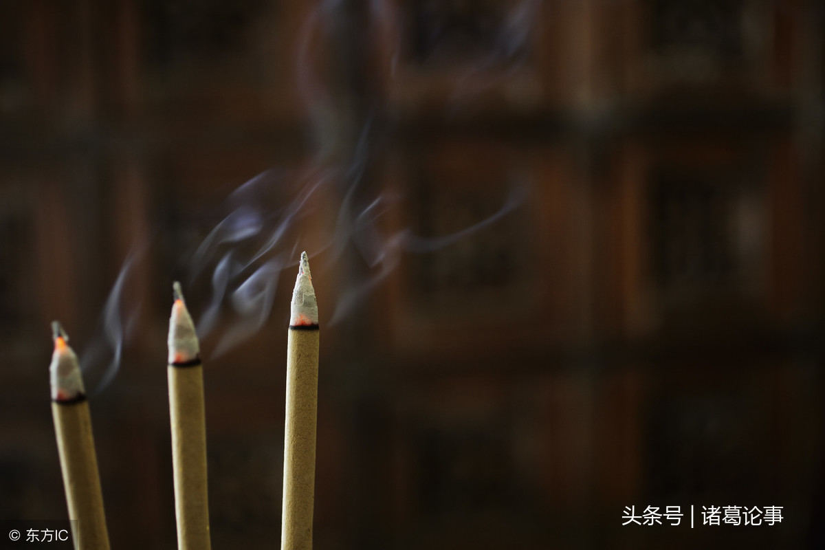 老祖宗为什么说；人去世后床头为何点上三根香，还不能熄灭