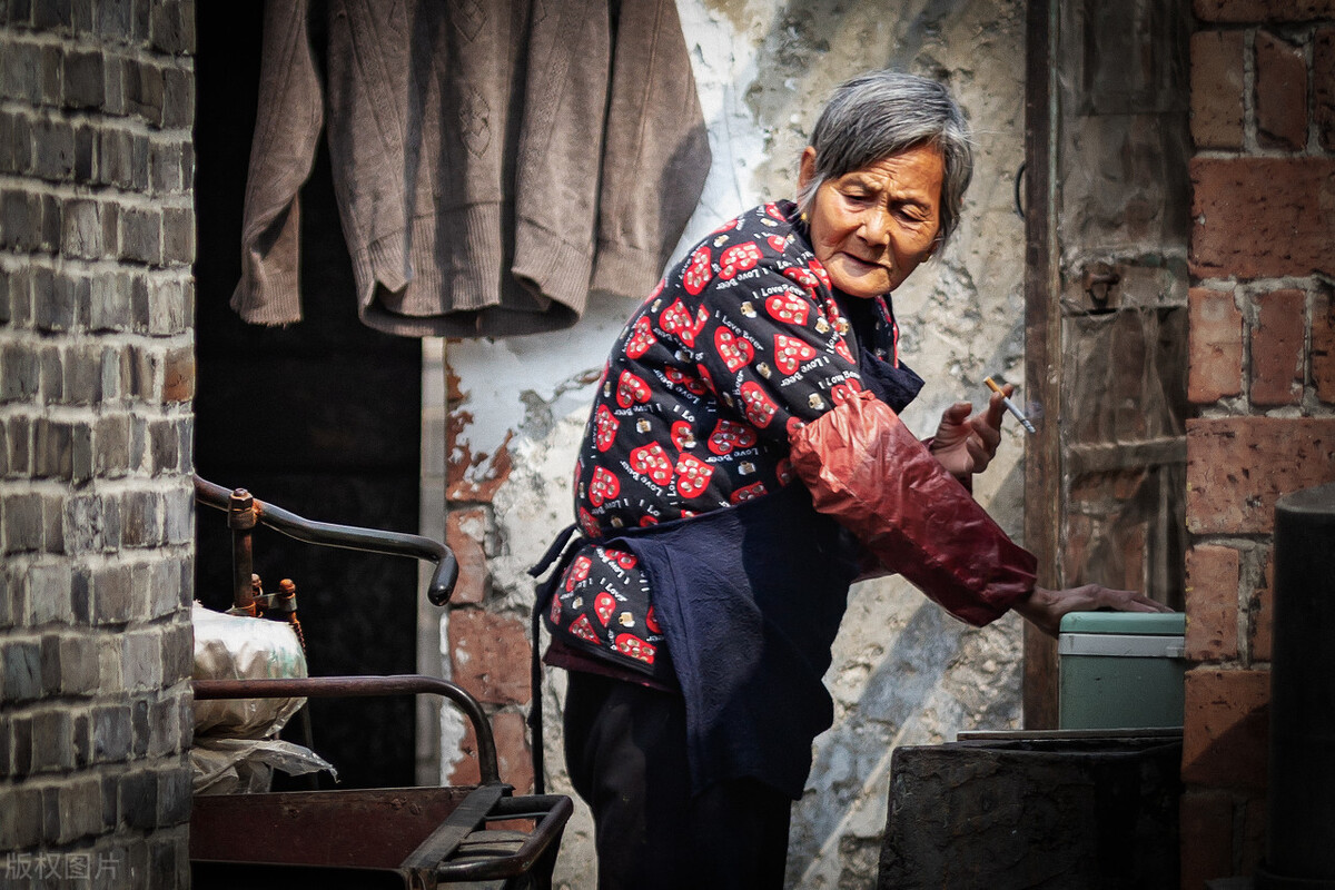 最时髦的老太太图片,最有气质的老太太,上海街头时尚老人图片_大山谷图库