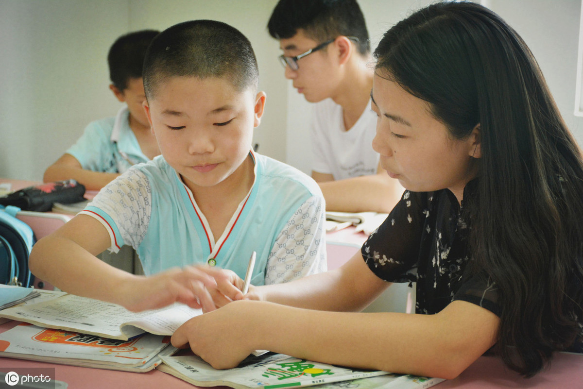 高二学生厌学怎样开导孩子（高中生厌学症最佳治疗方法）