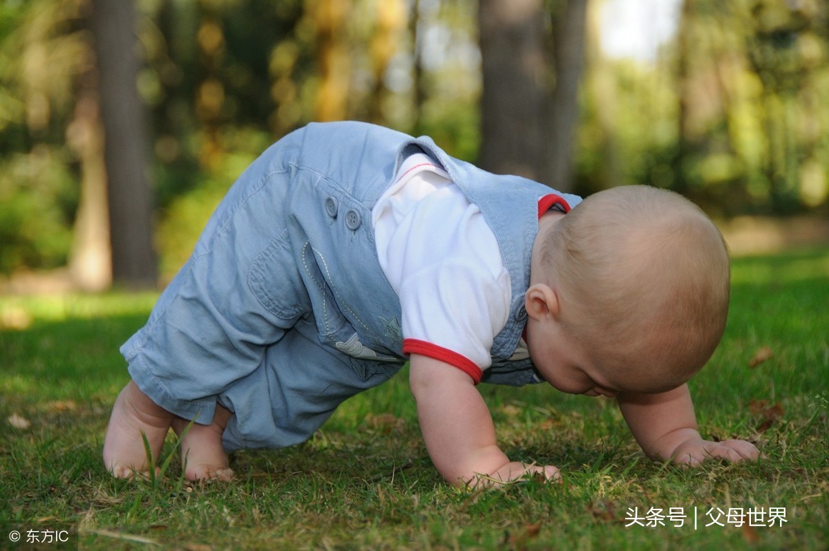一个多月宝宝怎么吃奶后竖抱头一直往后仰? - 知乎