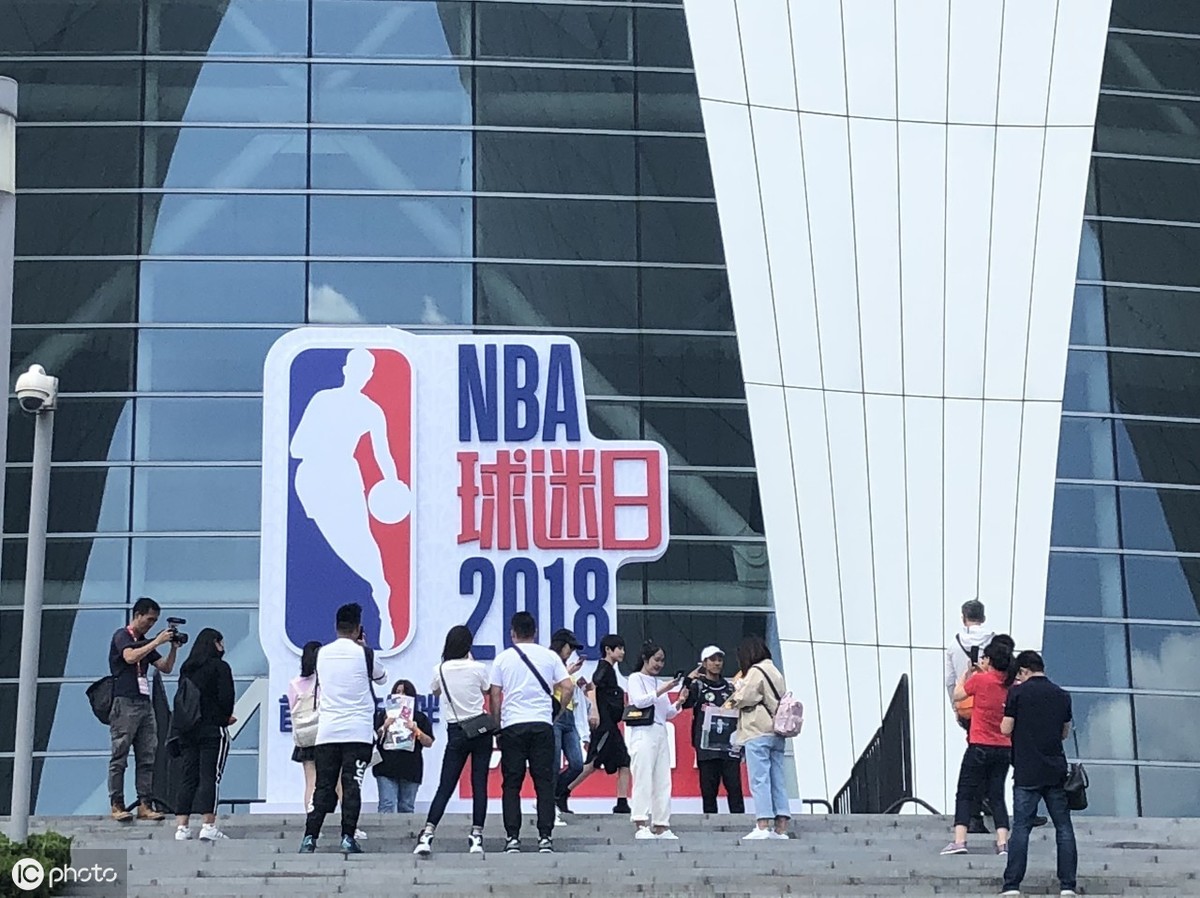 为什么nba赛场打球不出汗（NBA球星来华捞金，打球出不出汗是检验职业道德的标准）