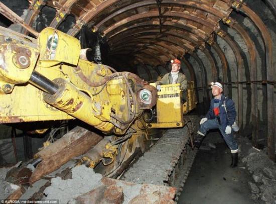 世上最值钱的坑洞——俄罗斯钻石矿场