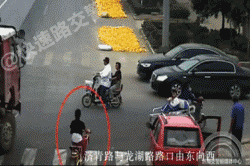 触目惊心！郑州货车一天夺三命，花季少女、4岁男童纷纷丧命车轮下！