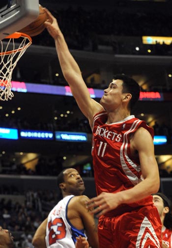 穆铁柱身高与姚明谁高(男篮史上十大巨人,姚明只能垫底,一人居然2米62